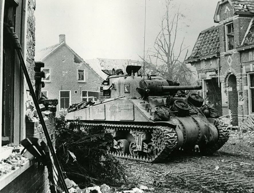 Tanks of World War 2: M4 Sherman American Tank in WW2