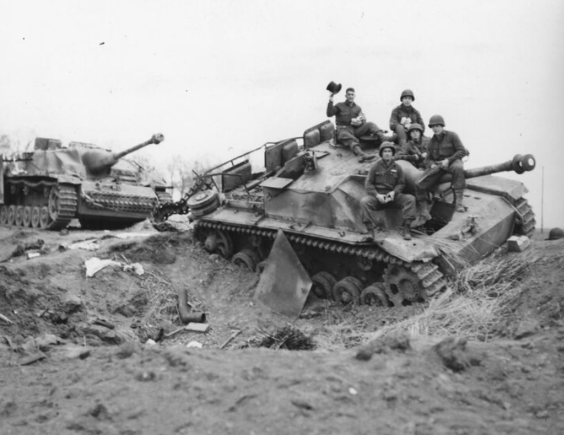 Tanks of World War 2: Sturmgeschütz III armoured German vehicle 