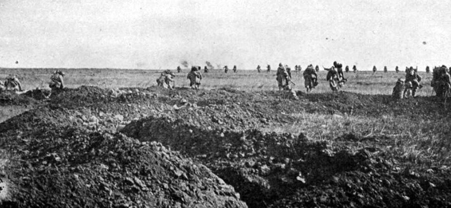 French infantry advance on the Chemin des Dames