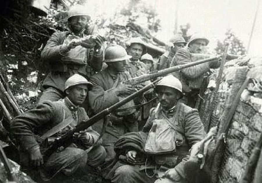 Italian Soldiers in Trench World War 1